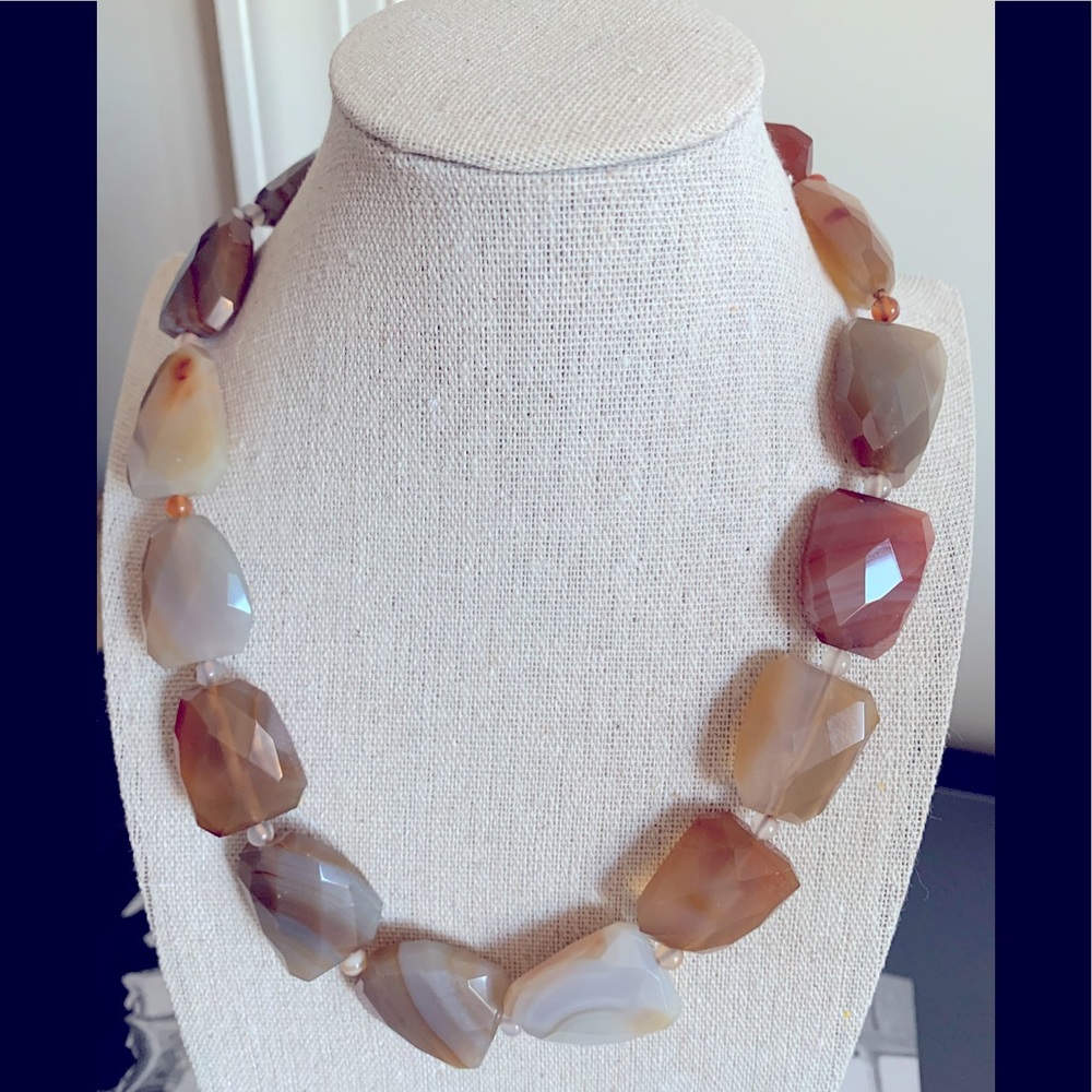 Natural Stones Gorgeous Necklace